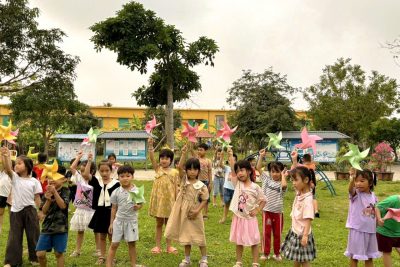 HOẠT ĐỘNG STEAM: CHONG CHÓNG  MÙA HÈ– HỌC MÀ CHƠI, CHƠI MÀ HỌC